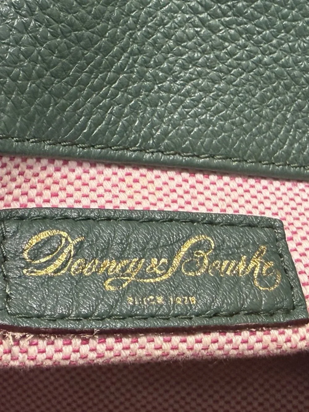 Dooney & Bourke Large Logo Loc Sac in Forest Green